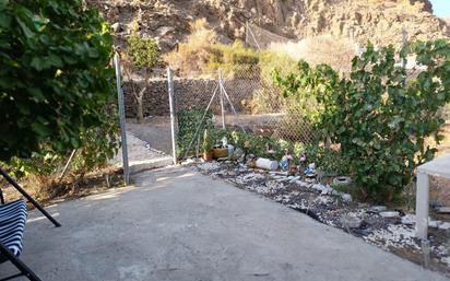 Jardí de Finca rústica en venda en Nacimiento amb Jardí privat