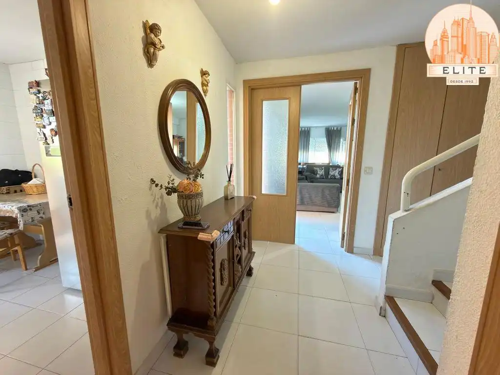 Casa pareada con jardín en venta en  Urbanizaciones, imagen 13