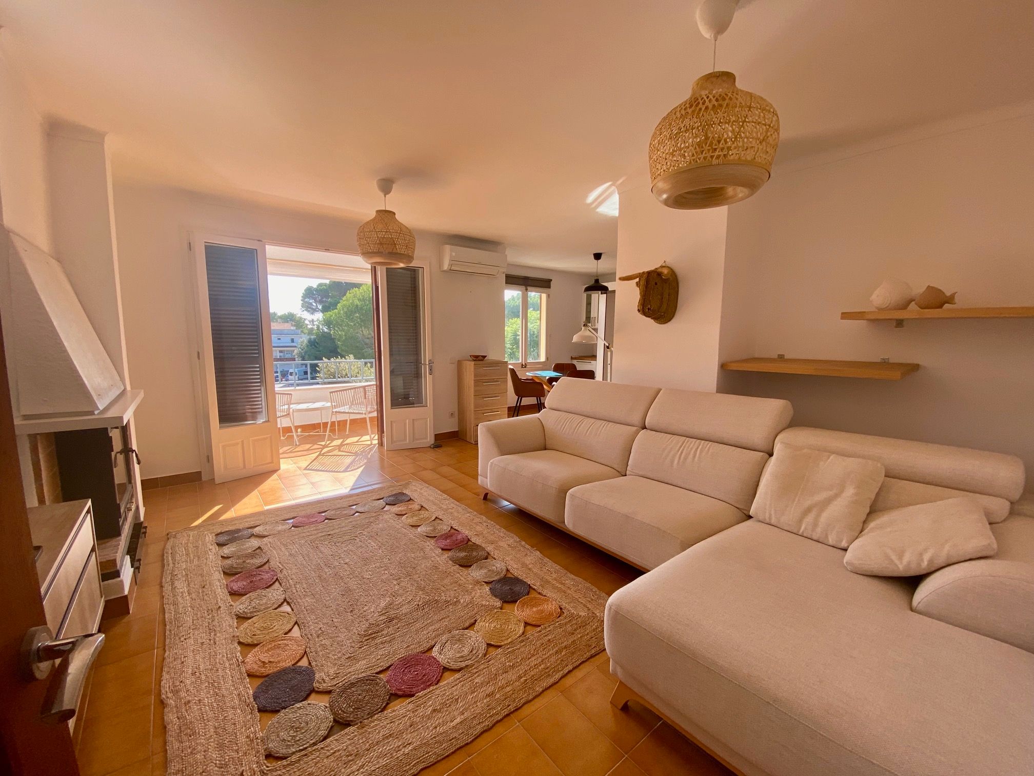 Sala de estar de Apartamento de alquiler en Capdepera con Aire acondicionado y Amueblado