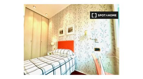 Photo 2 of Room in Sabino Arana - Jesuitas, Bilbao