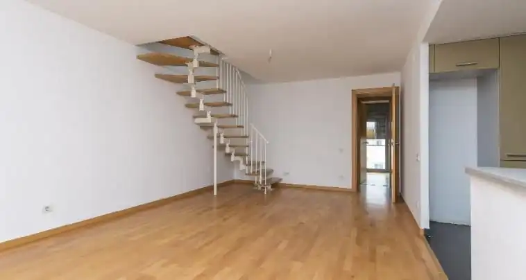 Piso en venta en Carrer Moianès, Hostal