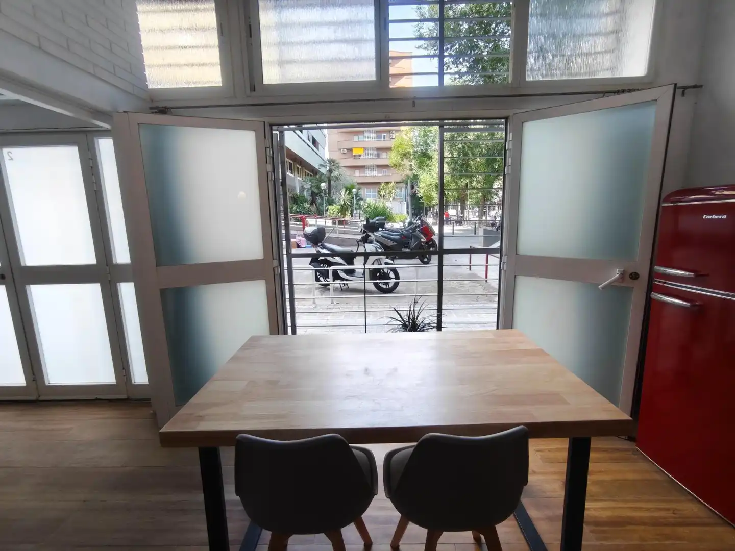 Büro zur Miete in Carrer de Felipe de Paz, La Maternitat i Sant Ramon