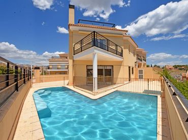 Adossat amb piscina en venda a Calabardina