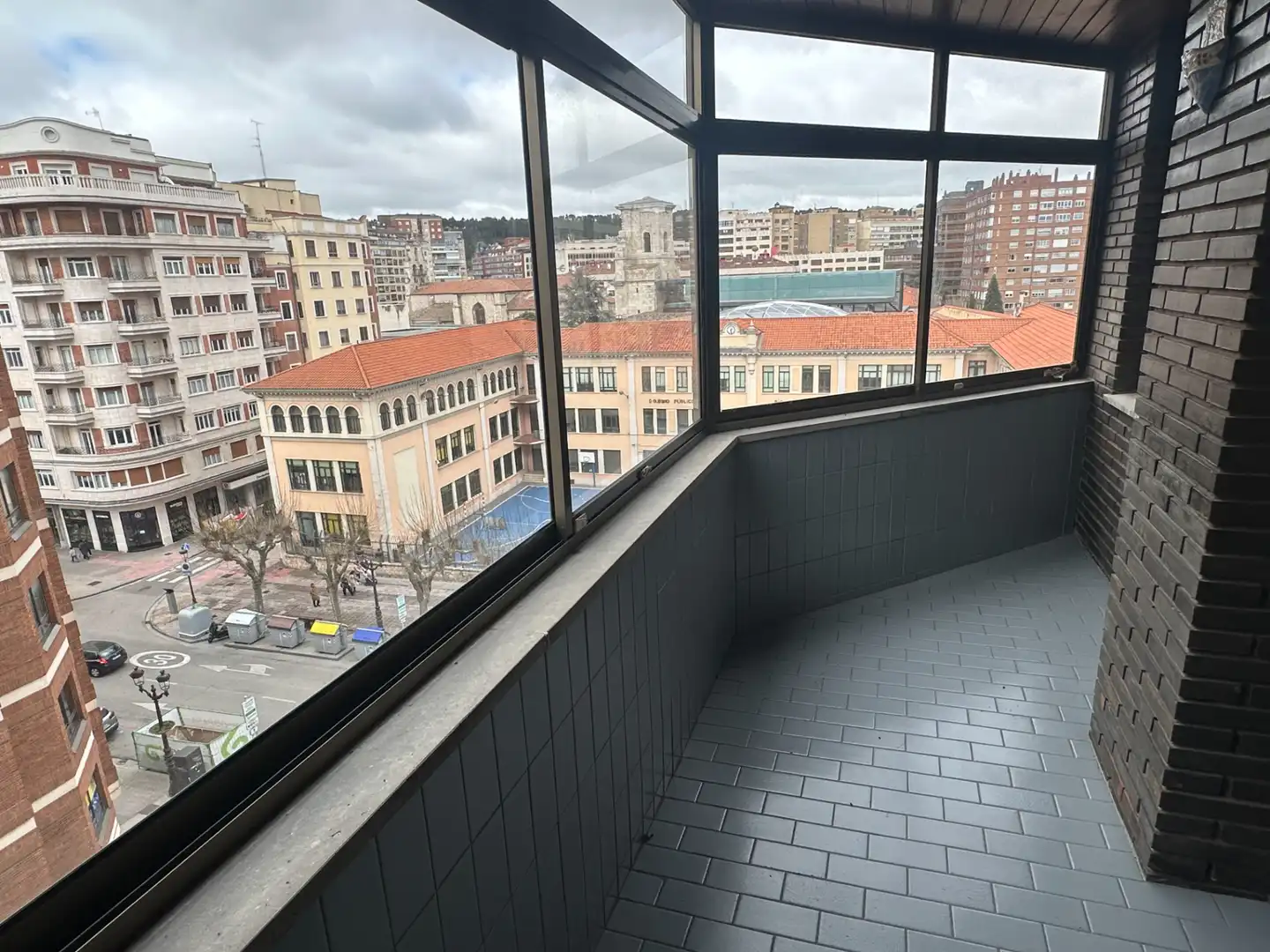 Vista exterior de Piso en venta en Burgos con Calefacción, Parquet y Terraza