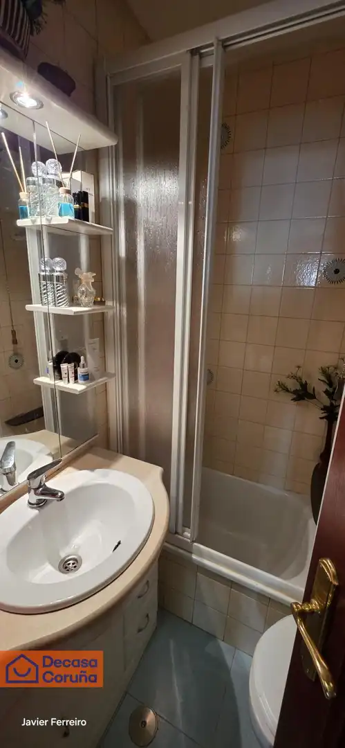 Baño de Piso en venta en Sada (A Coruña) con Calefacción, Trastero y Alarma