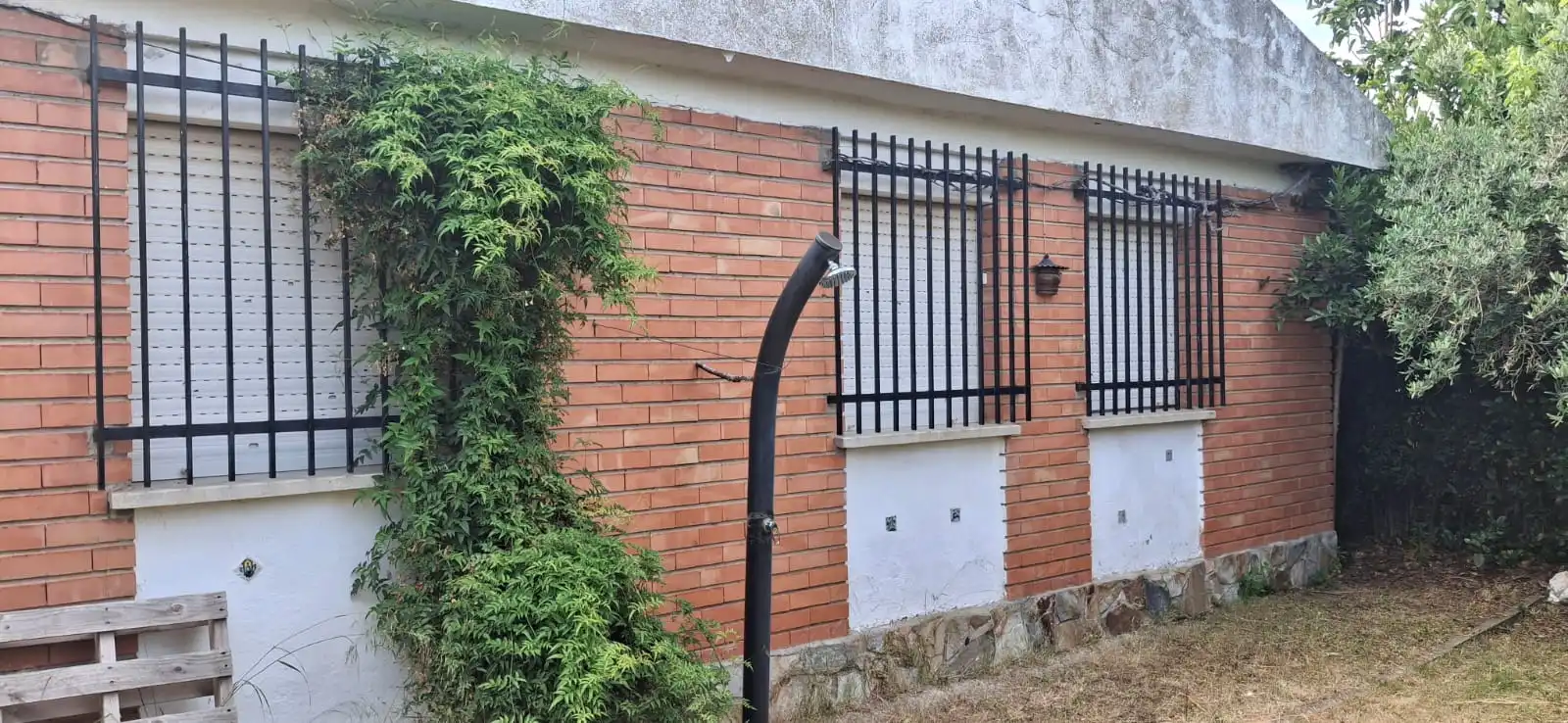 Vista exterior de Casa o xalet en venda en Cadrete amb Calefacció, Jardí privat i Terrassa
