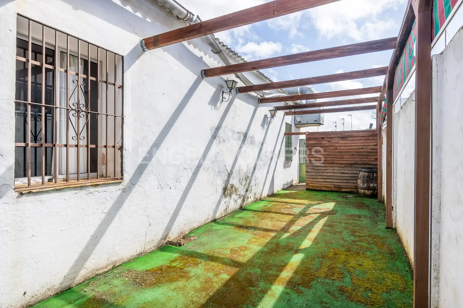 Exterior view of Commercial properties for sale in Villanueva del Ariscal  with Air Conditioner, Heating and Furnished
