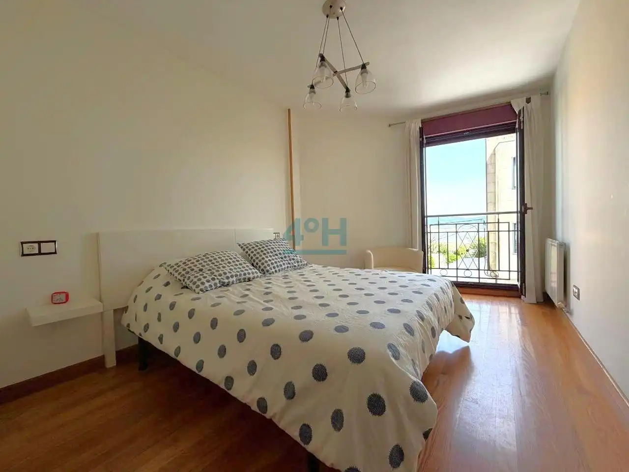 Habitación de Apartamento en venta en O Grove   con Calefacción, Terraza y Amueblado