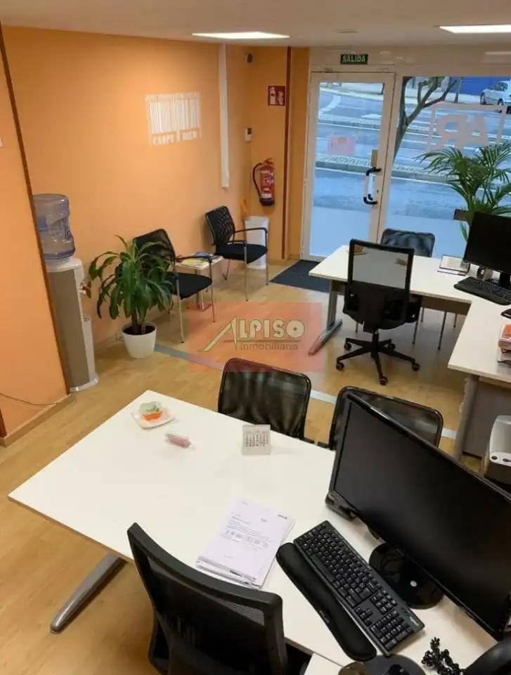 Bureau avec ascenseur à louer à A Ponte, imagen 8