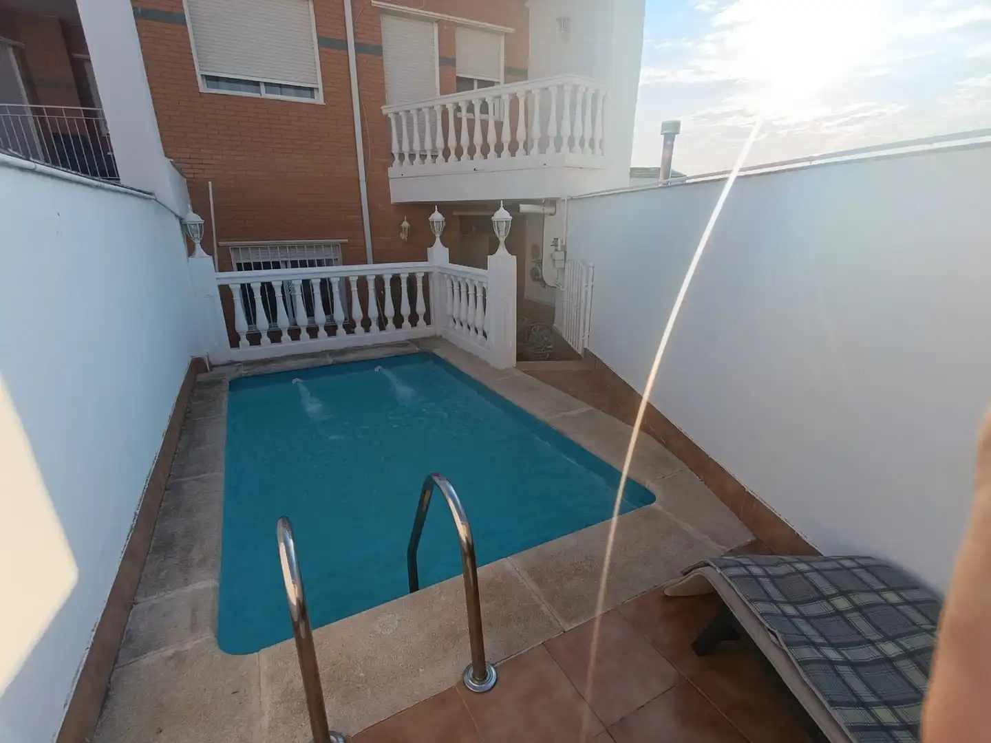 Piscina de Casa adosada en venda en Linares amb Aire condicionat, Calefacció i Terrassa