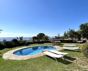 Jardí de Casa o xalet en venda en Benalmádena amb Aire condicionat, Terrassa i Piscina