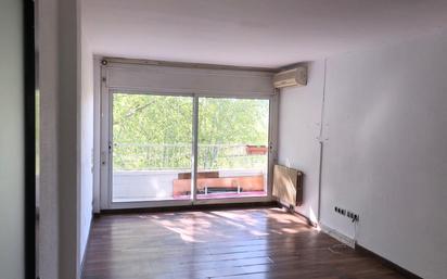 Bedroom of Flat for sale in Girona Capital  with Air Conditioner, Heating and Parquet flooring