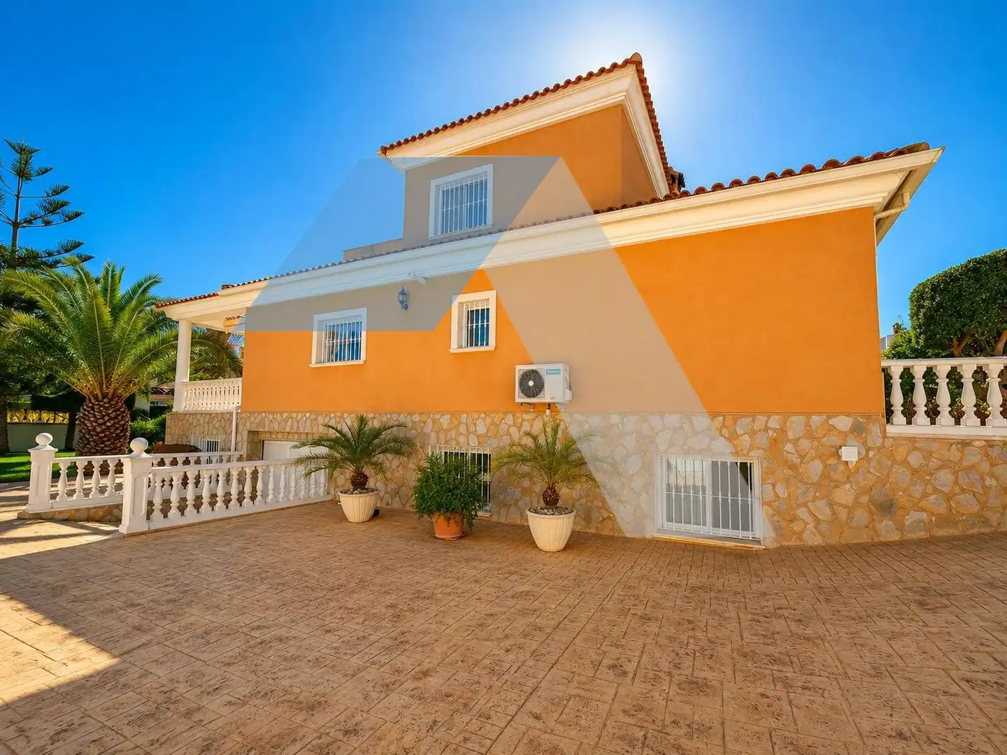 Vista exterior de Casa o xalet en venda en Mutxamel amb Calefacció i Piscina comunitària