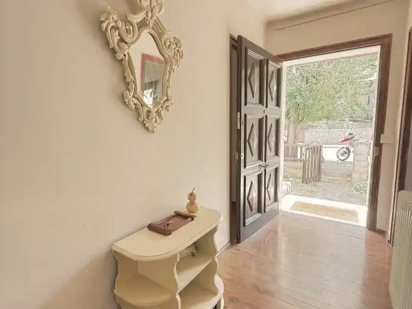 Country house zur Miete in Alp mit Privatgarten, Parkett und Möbliert
