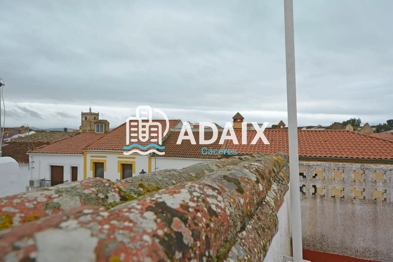 Vista exterior de Casa adosada en venta en Aldea del Cano con Calefacción, Terraza y Trastero