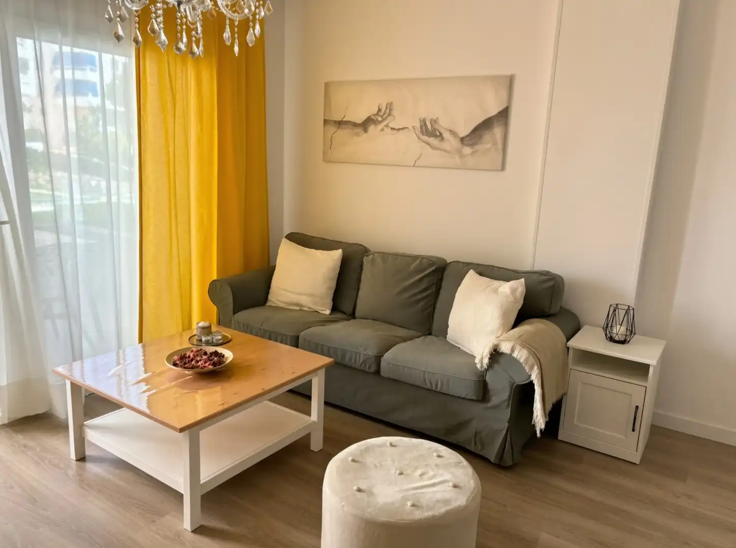 Sala d'estar de Apartament en venda en Marbella amb Aire condicionat, Terrassa i Piscina