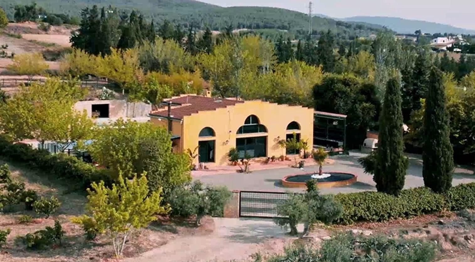 Vista exterior de Casa o xalet en venda en Castellví de la Marca amb Calefacció, Jardí privat i Terrassa