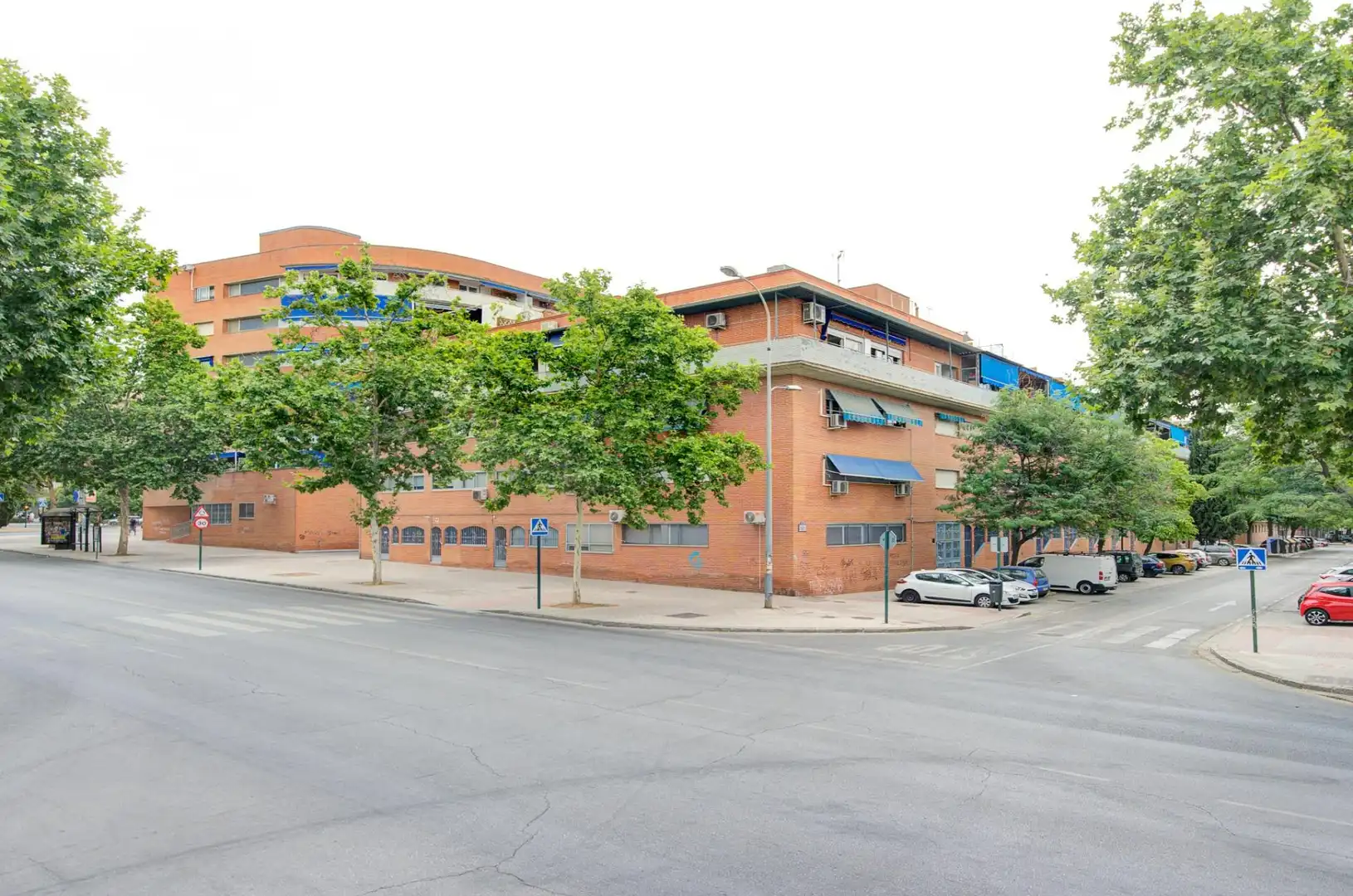 Vista exterior de Àtic en venda en Granada amb Aire condicionat, Calefacció i Terrassa