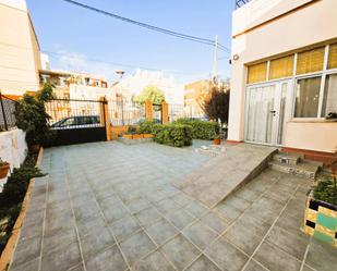 Vista exterior de Casa o xalet en venda en Paterna amb Aire condicionat i Terrassa