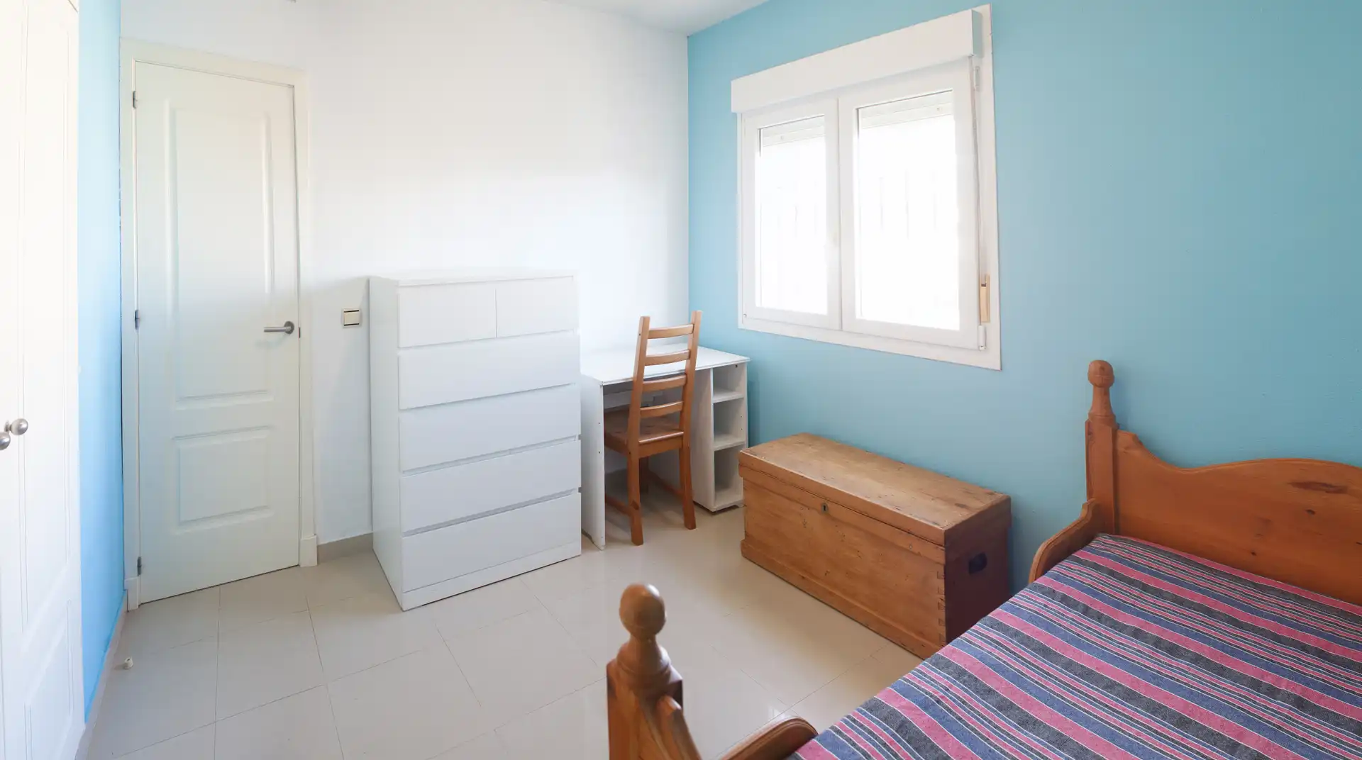 Bedroom of Houses for sale in Espartinas  with Air Conditioner, Private garden and Oven