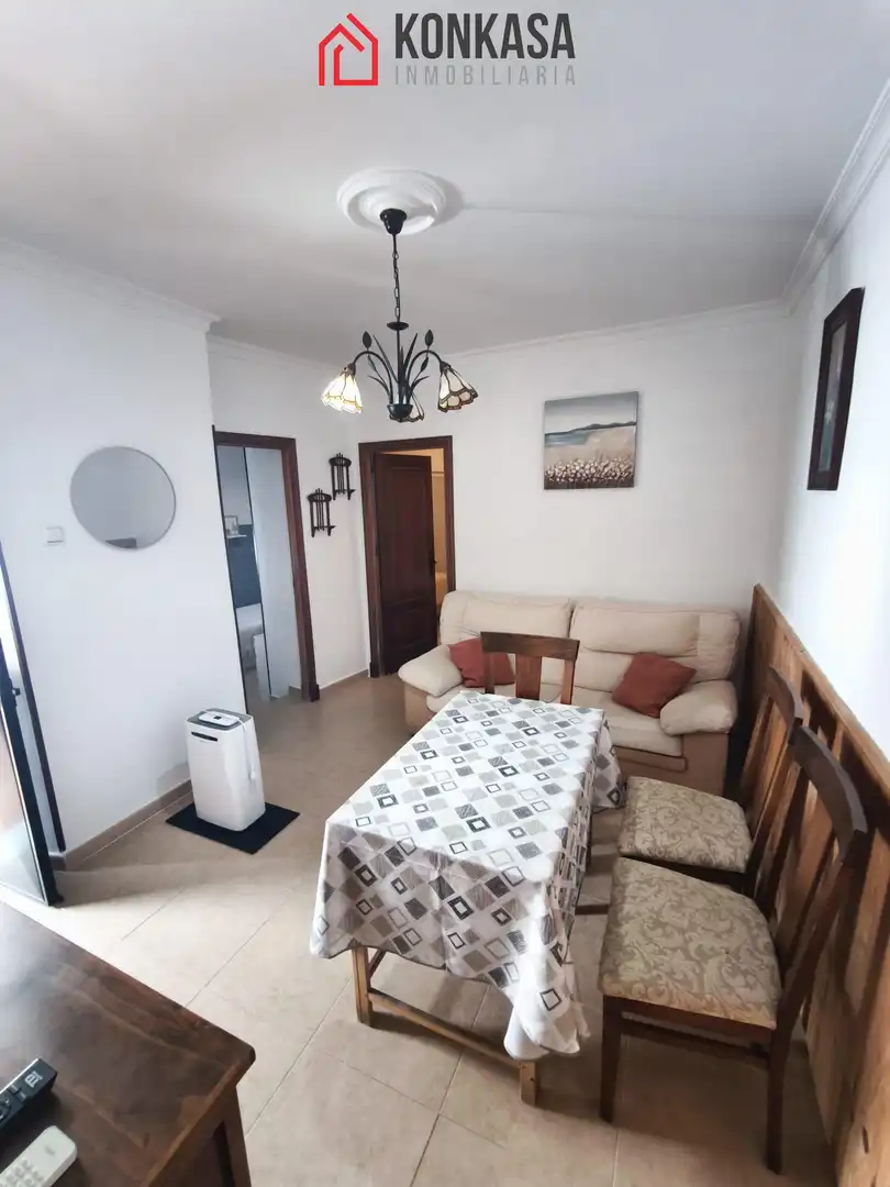 Sala d'estar de Pis en venda en Arcos de la Frontera amb Aire condicionat i Moblat