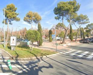 Vista exterior de Local en venda en Pozuelo de Alarcón amb Aire condicionat