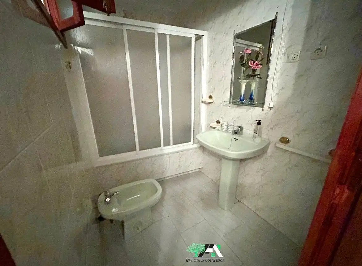Bany de Casa o xalet en venda en Ibros amb Balcó