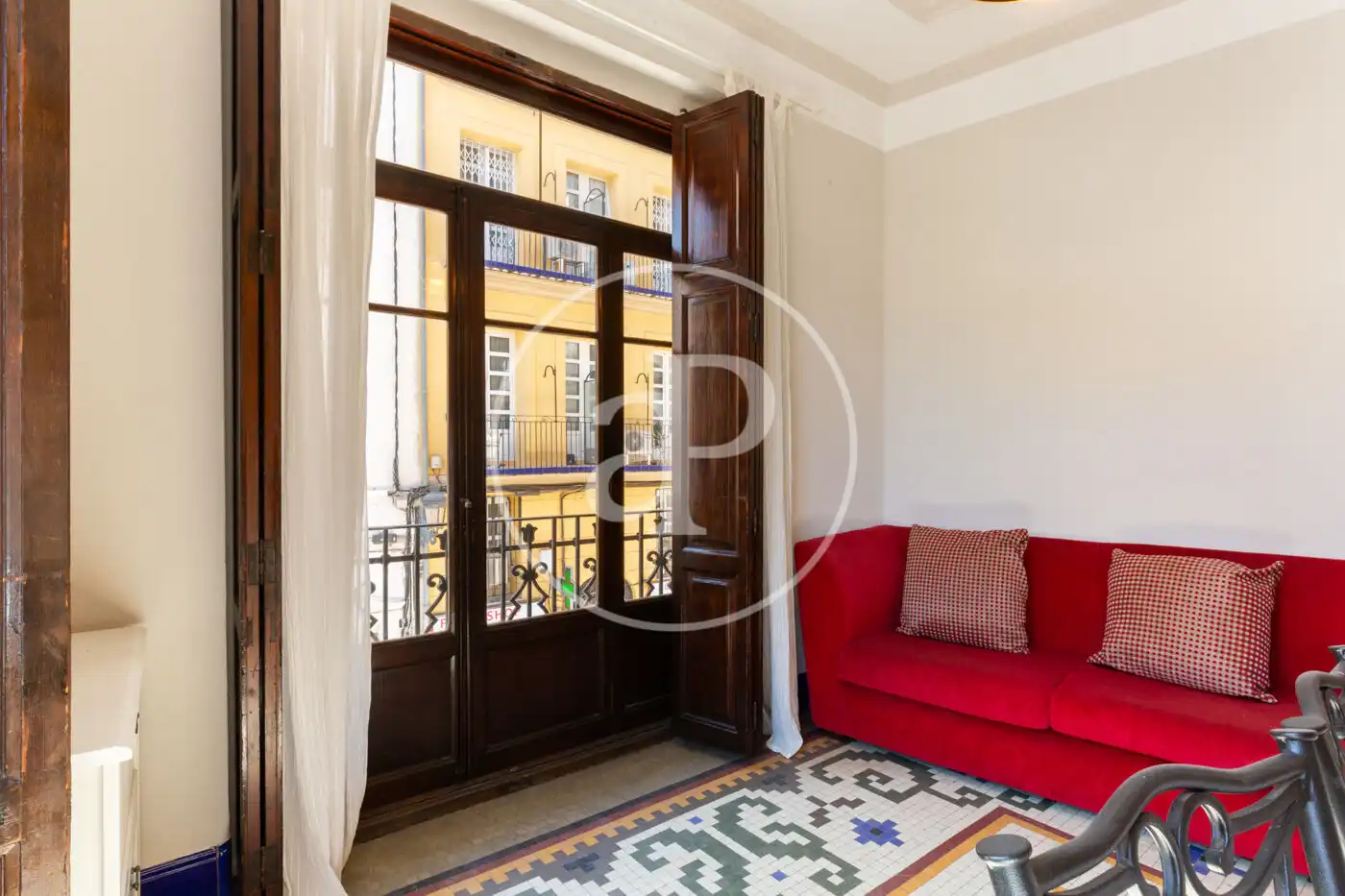 Flat with terrace to rent in C/ de la Corona, imagen 3