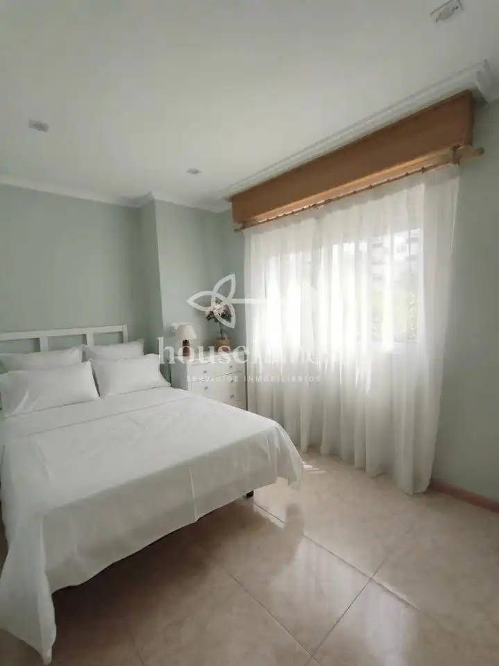 Schlafzimmer von Wohnungen zum Verkauf in Ferrol mit Möbliert
