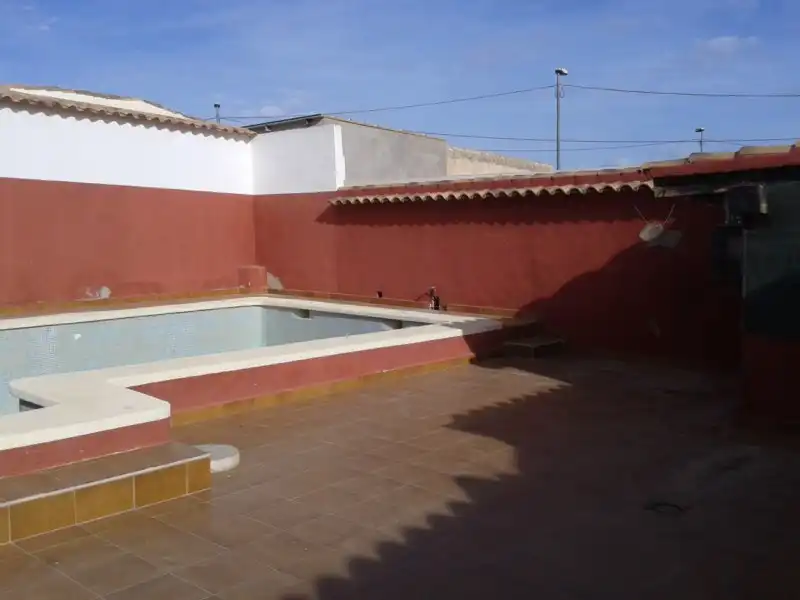 Schwimmbecken von Einfamilien-Reihenhaus zum Verkauf in Fuente Álamo de Murcia