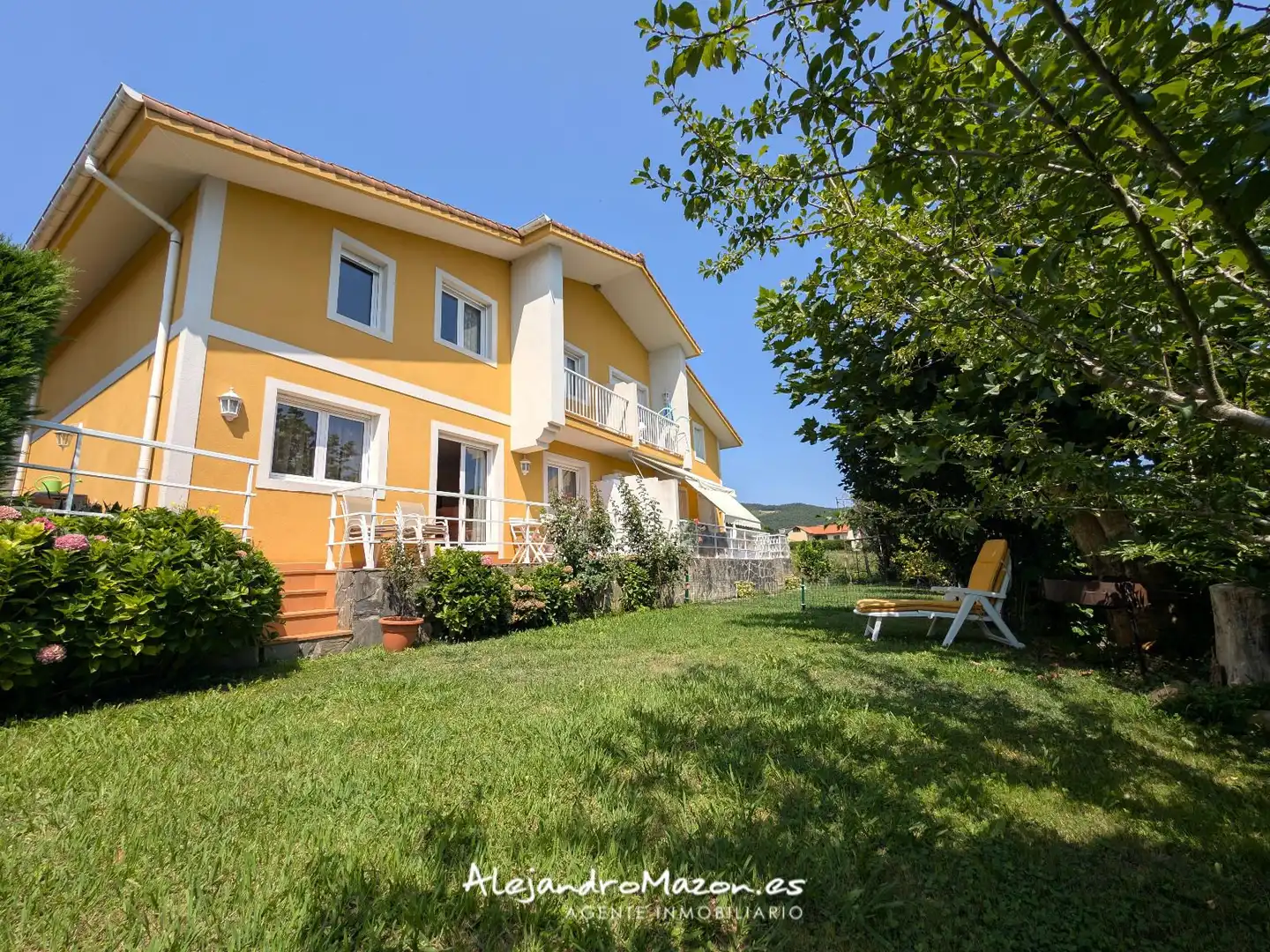Garten von Einfamilien-Reihenhaus zum Verkauf in Castro-Urdiales mit Heizung, Privatgarten und Terrasse