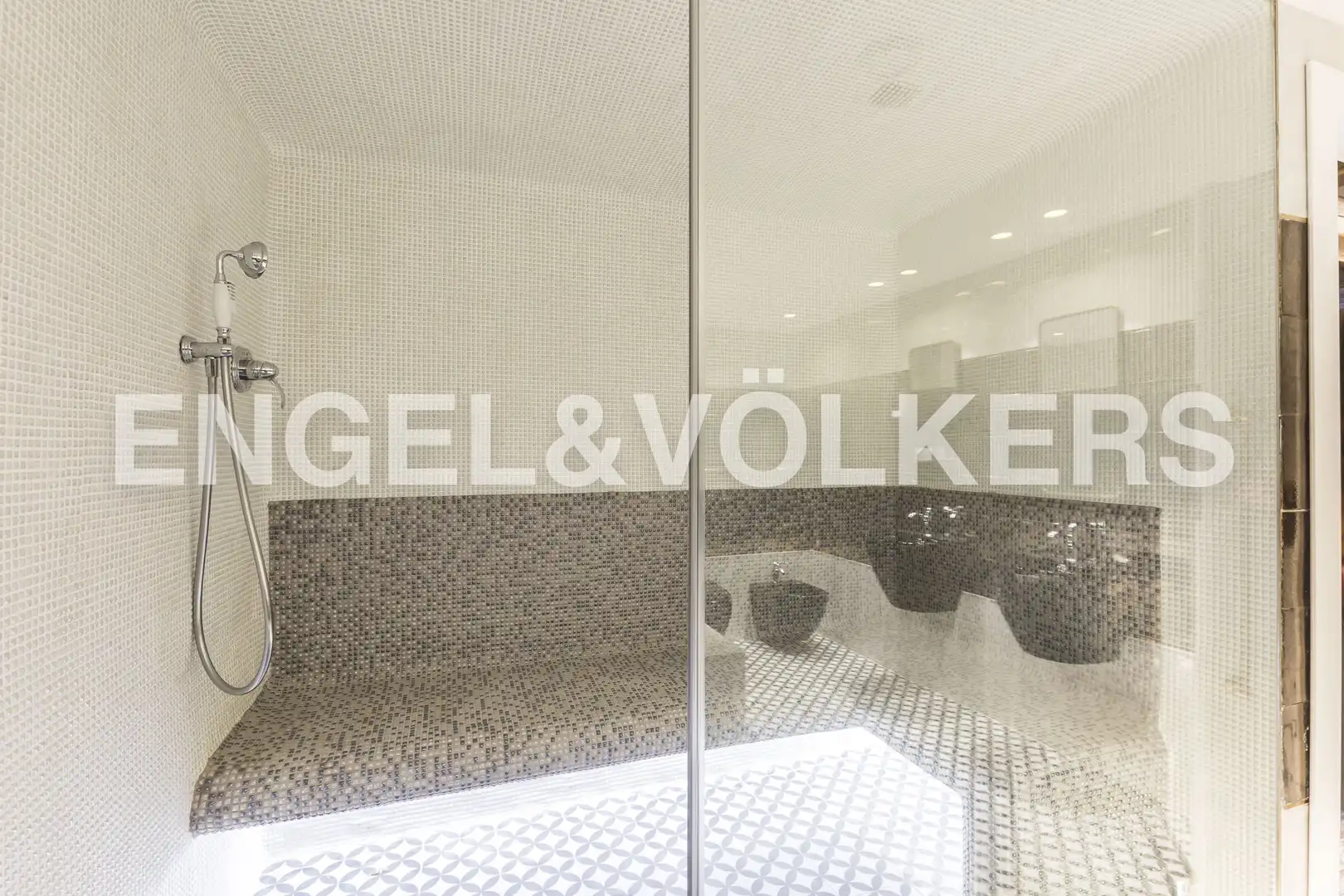Badezimmer von Wohnung zum Verkauf in Madrid mit Klimaanlage, Heizung und Schwimmbad