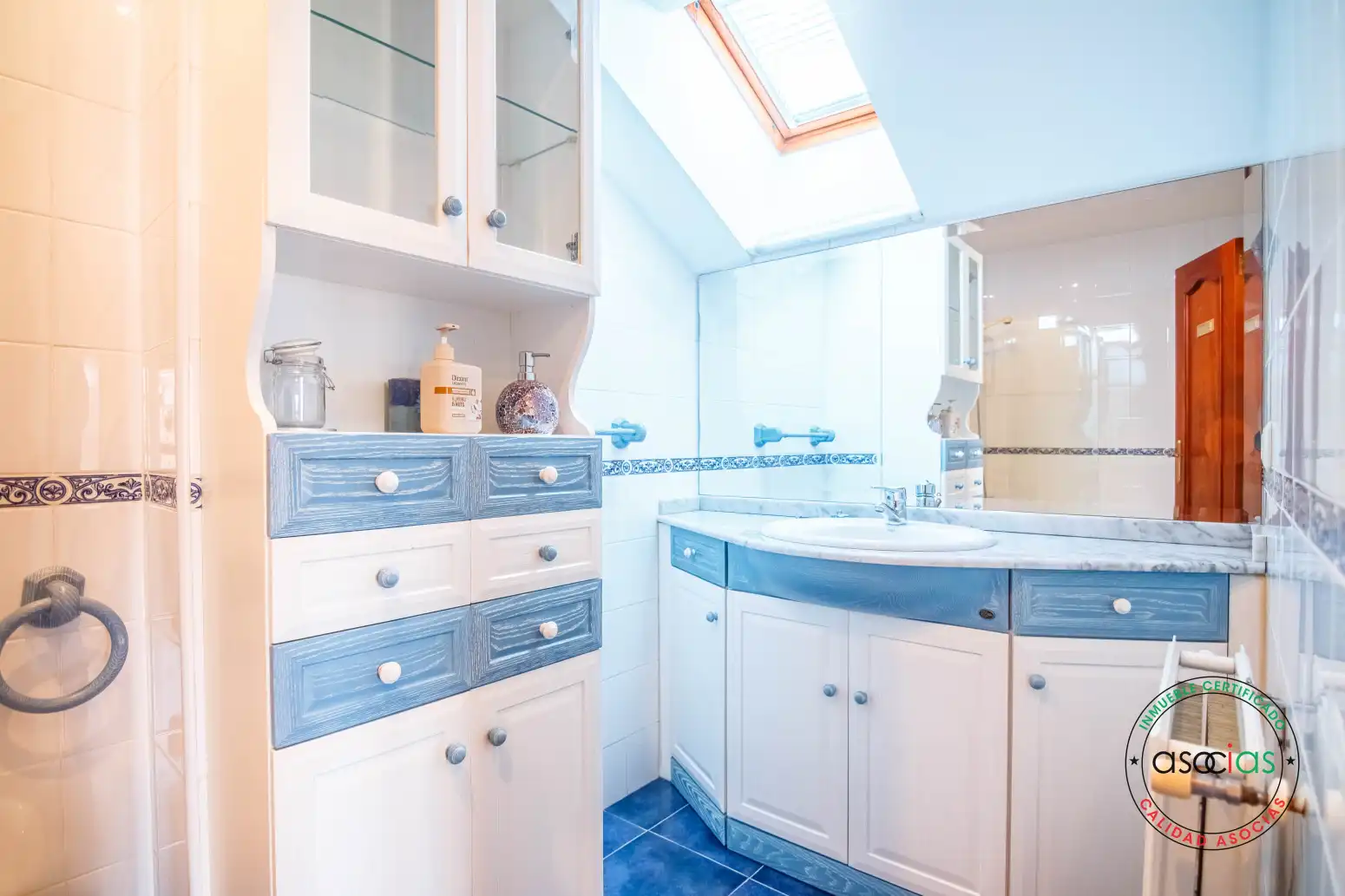 Baño de Casa adosada en venta en Grado con Calefacción, Jardín privado y Parquet