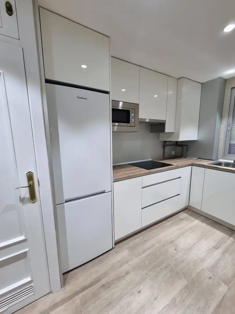 Kitchen of Flat for rent in Madrid  with Air Conditioner, Heating and Parquet flooring