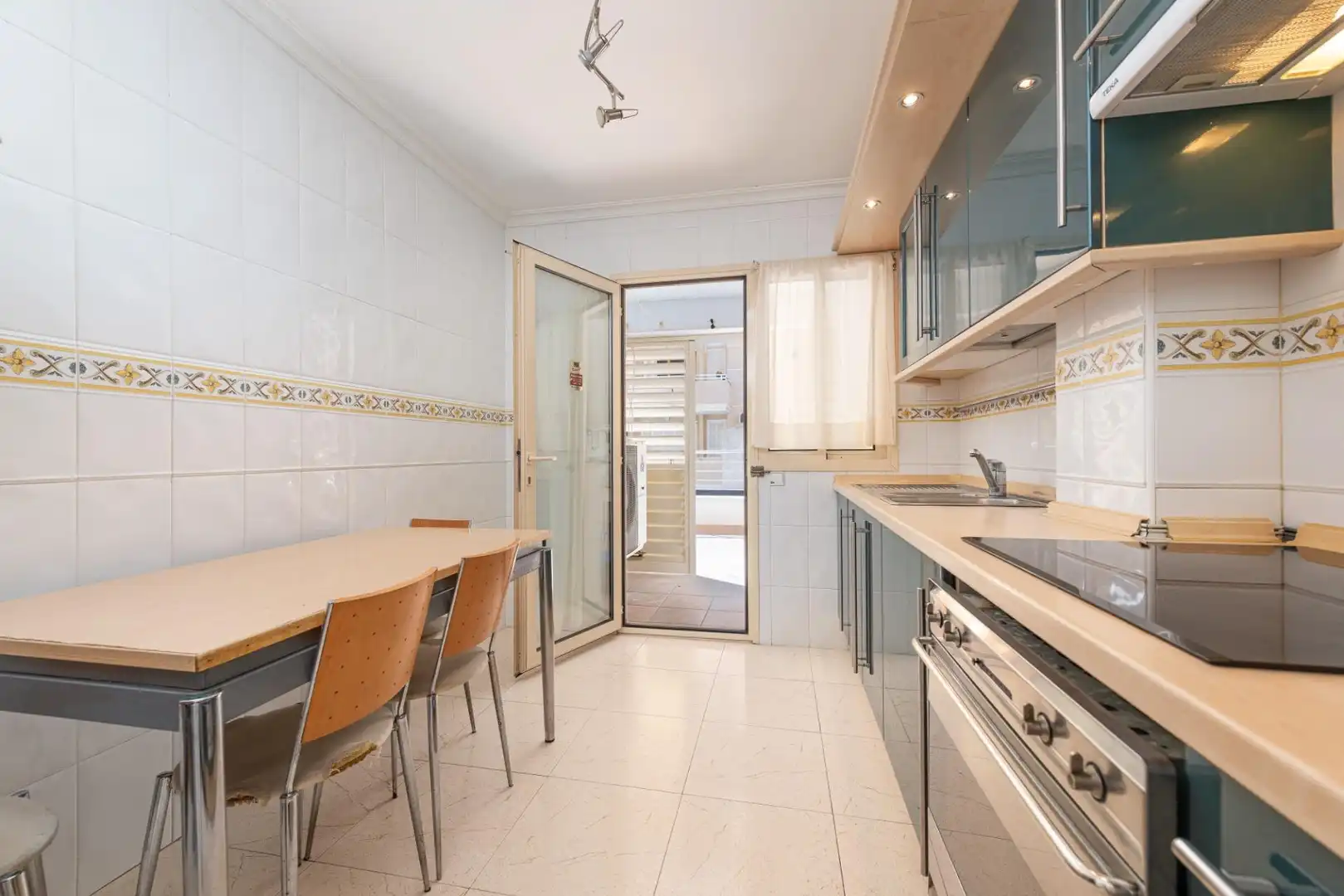 Cuina de Apartament en venda en Alcúdia amb Aire condicionat, Calefacció i Terrassa