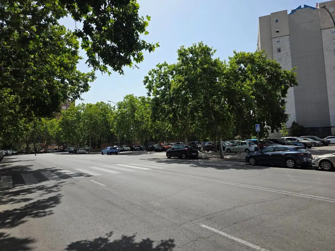 Außenansicht von Wohnung zur Miete in Madrid mit Klimaanlage, Heizung und Parkett