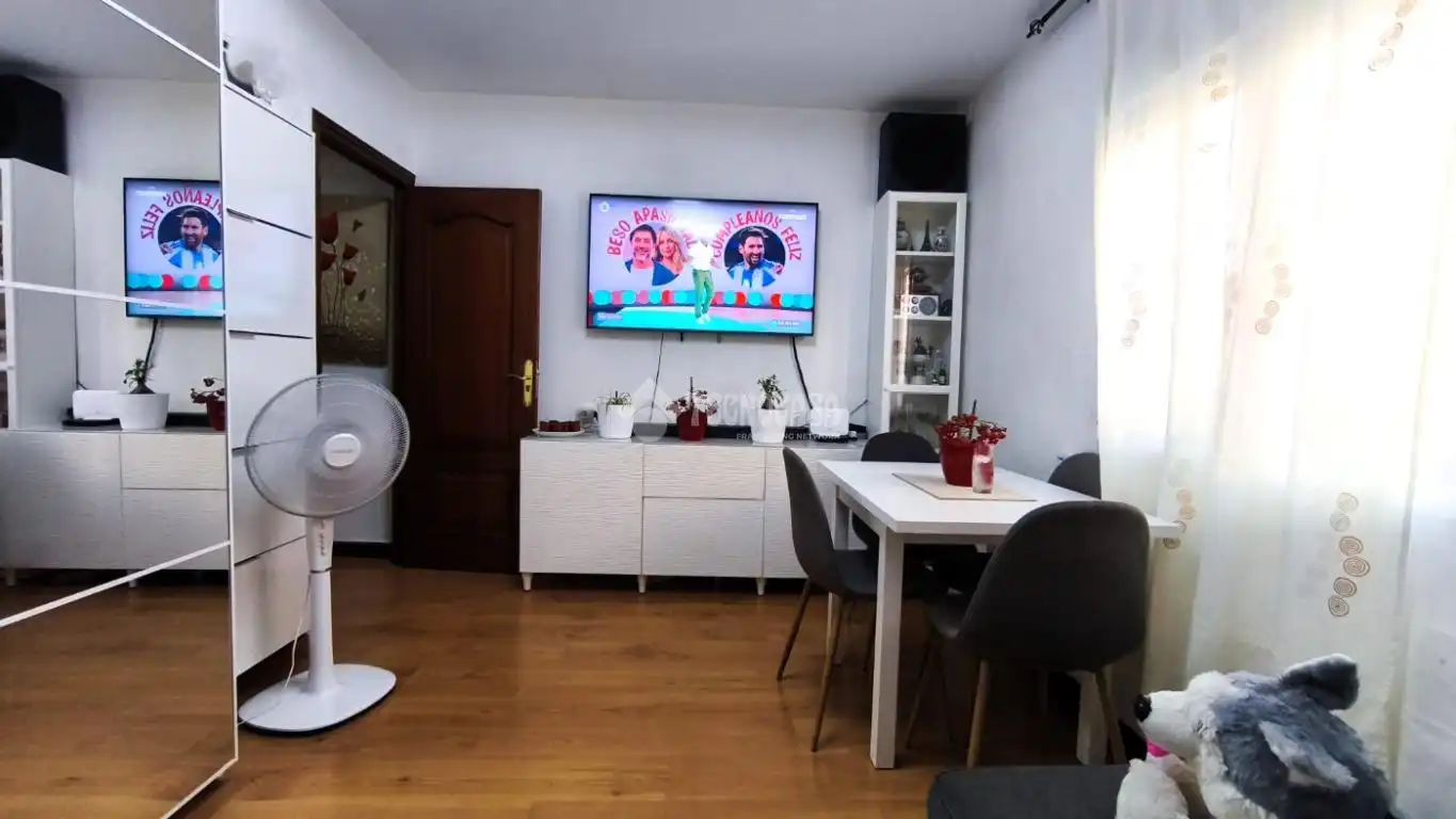 Wohnzimmer von Wohnung zum Verkauf in Madrid mit Heizung