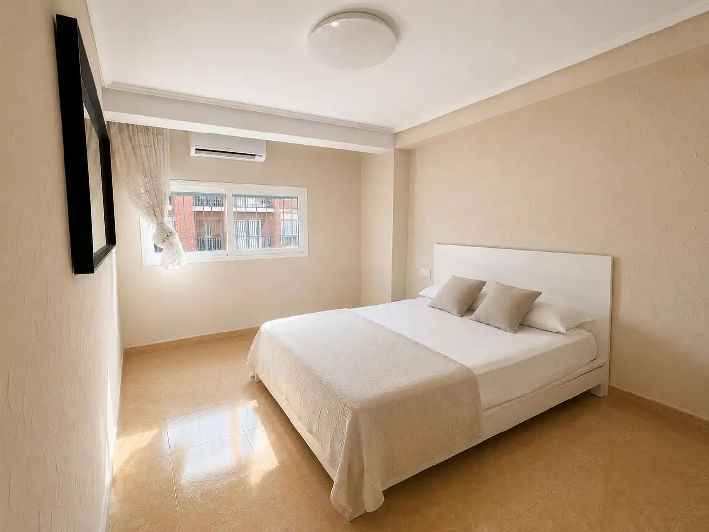 Habitación de Piso de alquiler en Valencia con Aire acondicionado, Amueblado y Horno