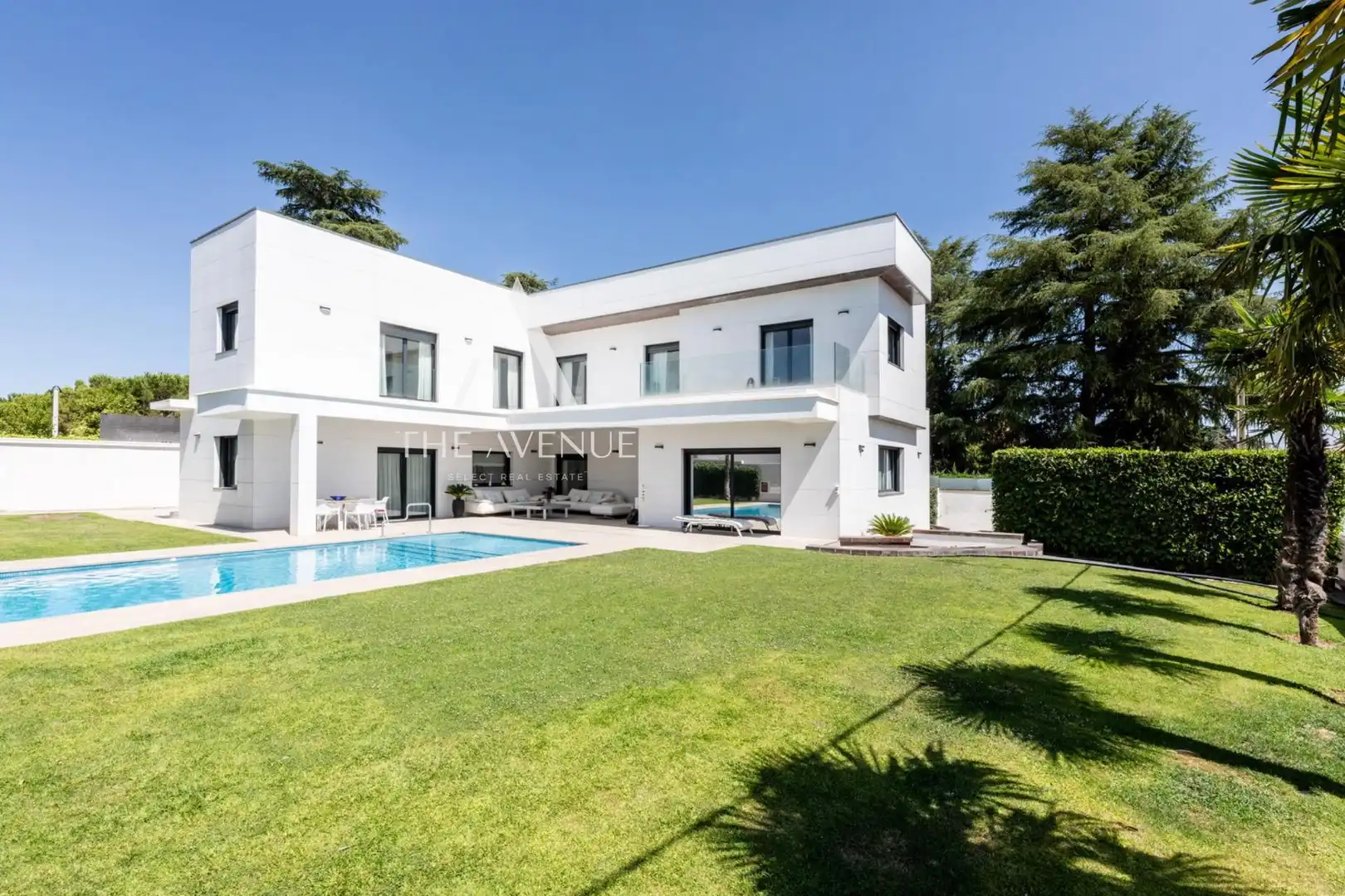 Vista exterior de Casa o xalet en venda en Las Rozas de Madrid amb Aire condicionat, Calefacció i Jardí privat
