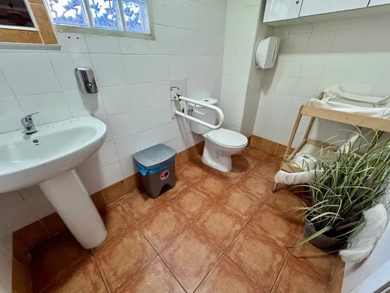Badezimmer von Geschaftsraum zum Verkauf in Cullera mit Terrasse, Möbliert und Alarm