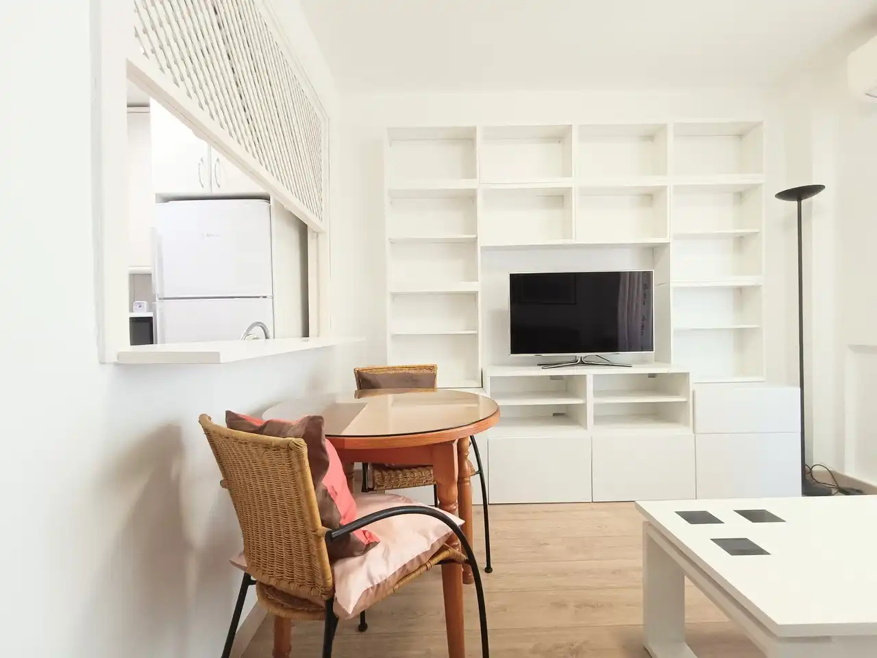 Sala de estar de Piso de alquiler en Madrid con Aire acondicionado, Terraza y Amueblado