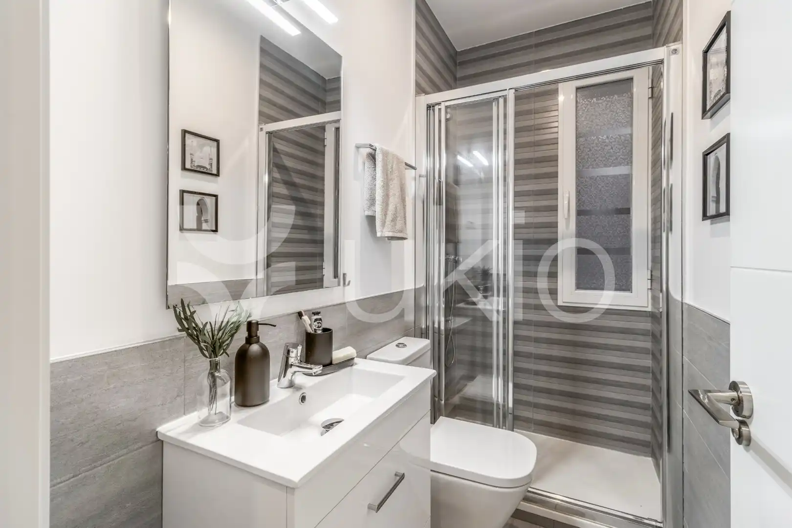 Baño de Apartamento de alquiler en Madrid con Aire acondicionado, Calefacción y Terraza