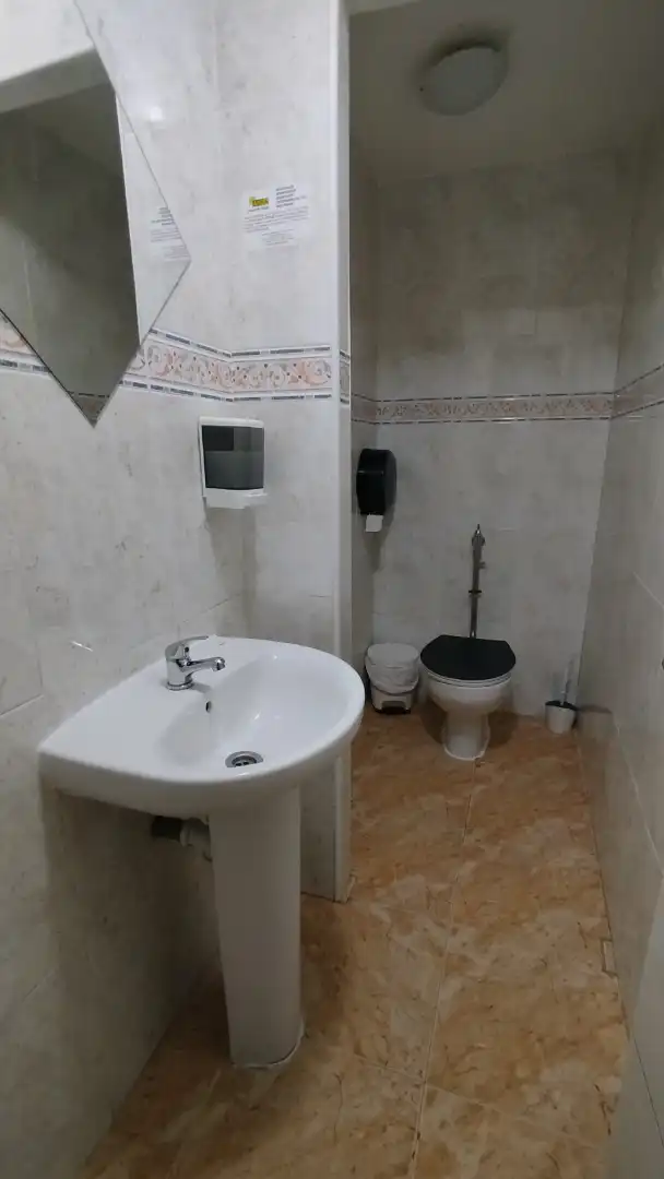 Baño de Local en venta en Azuqueca de Henares con Aire acondicionado, Calefacción y Terraza