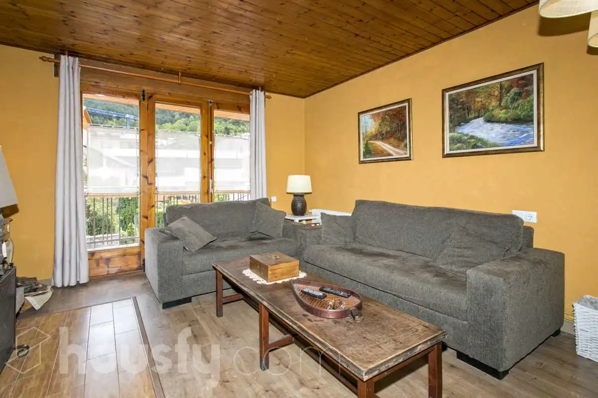 Living room of Flat for sale in Alp  with Air Conditioner, Heating and Terrace