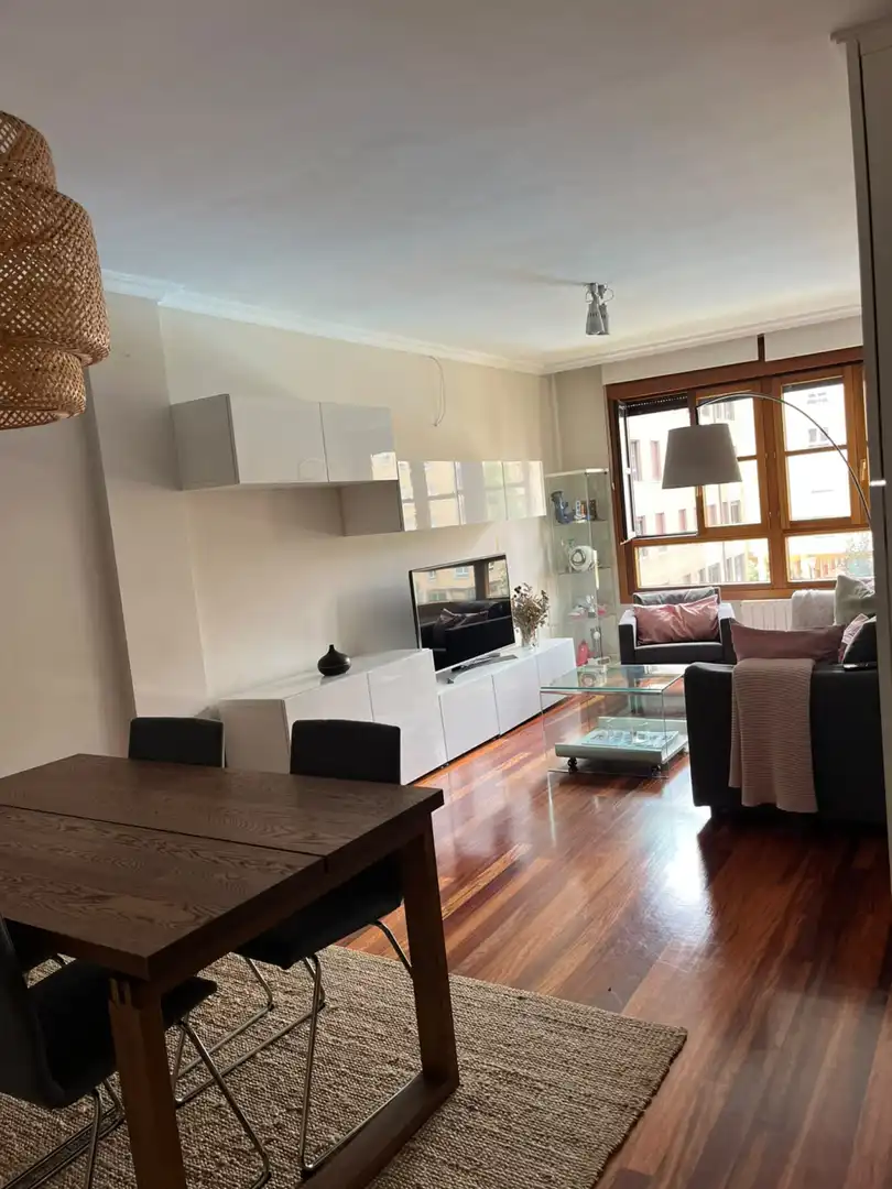 Wohnzimmer von Wohnung zur Miete in Gijón  mit Heizung, Privatgarten und Schwimmbad
