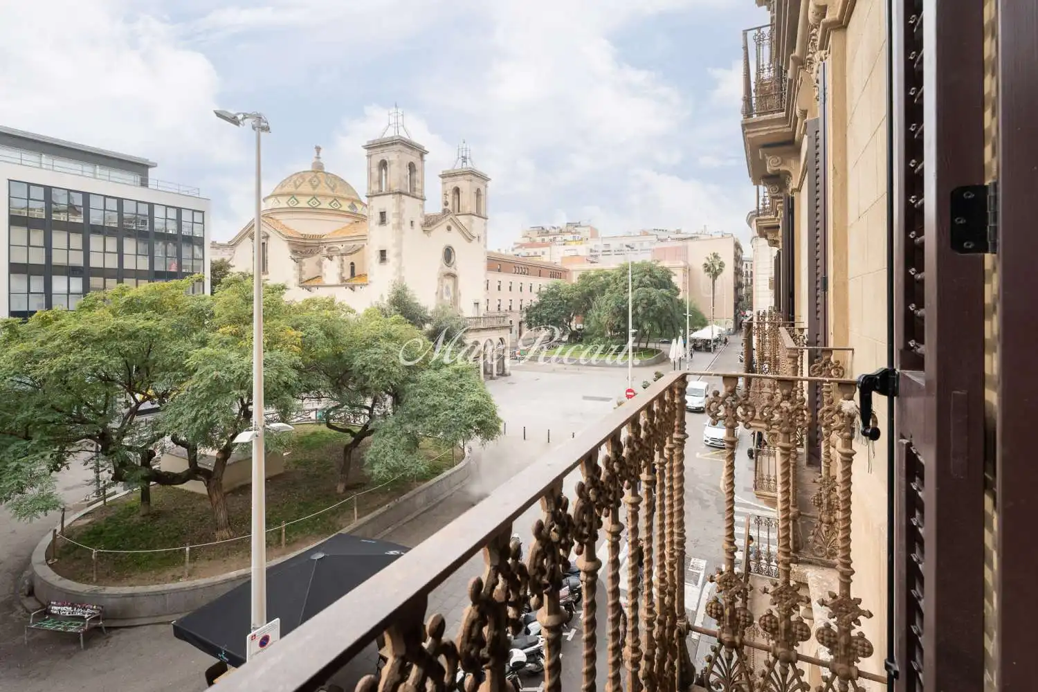 Außenansicht von Wohnung zur Miete in Barcelona mit Klimaanlage, Heizung und Terrasse