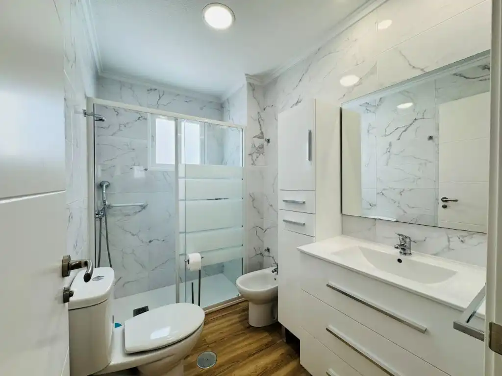 Baño de Apartamento en venta en Guardamar del Segura con Aire acondicionado, Calefacción y Terraza