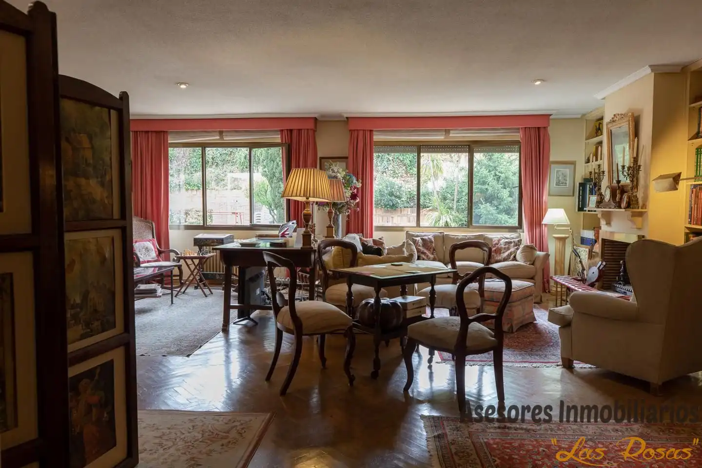 Esszimmer von Einfamilien-Reihenhaus zum Verkauf in Madrid mit Klimaanlage, Heizung und Privatgarten