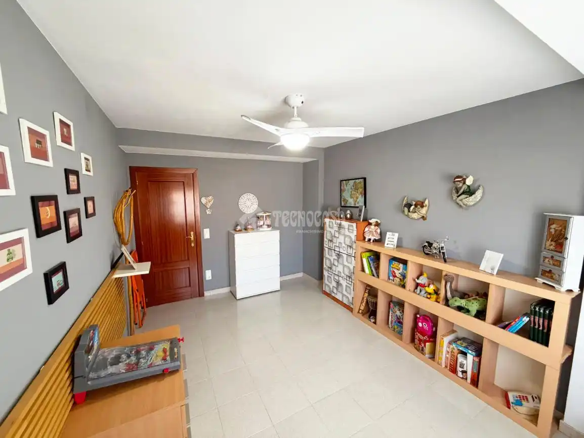 Detached homes for sale in Zaragoza  with Heating and Community pool