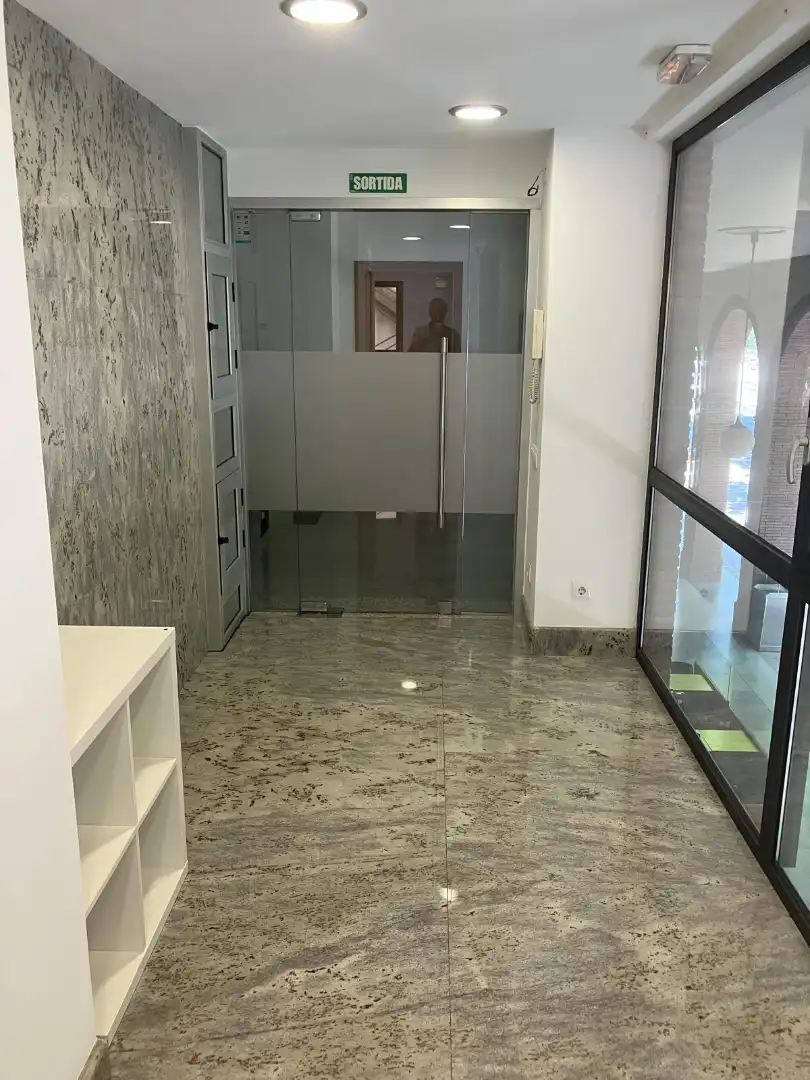 Büro zum Verkauf in Plaça Escultor Josep Clarà 7, imagen 15